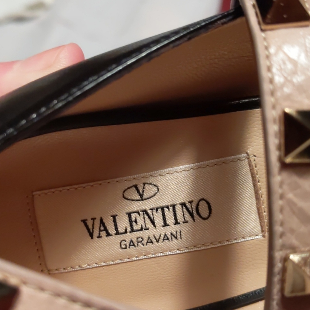 ๐ VALENTINO GARAVANI Rockstud Studwrap Pumps - Picture 13 of 13